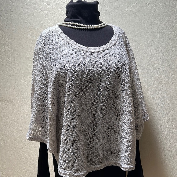 Batwing sleeve Sparkling Sand color Light Sweater Top sz XL Excellent Condition - Picture 3 of 10